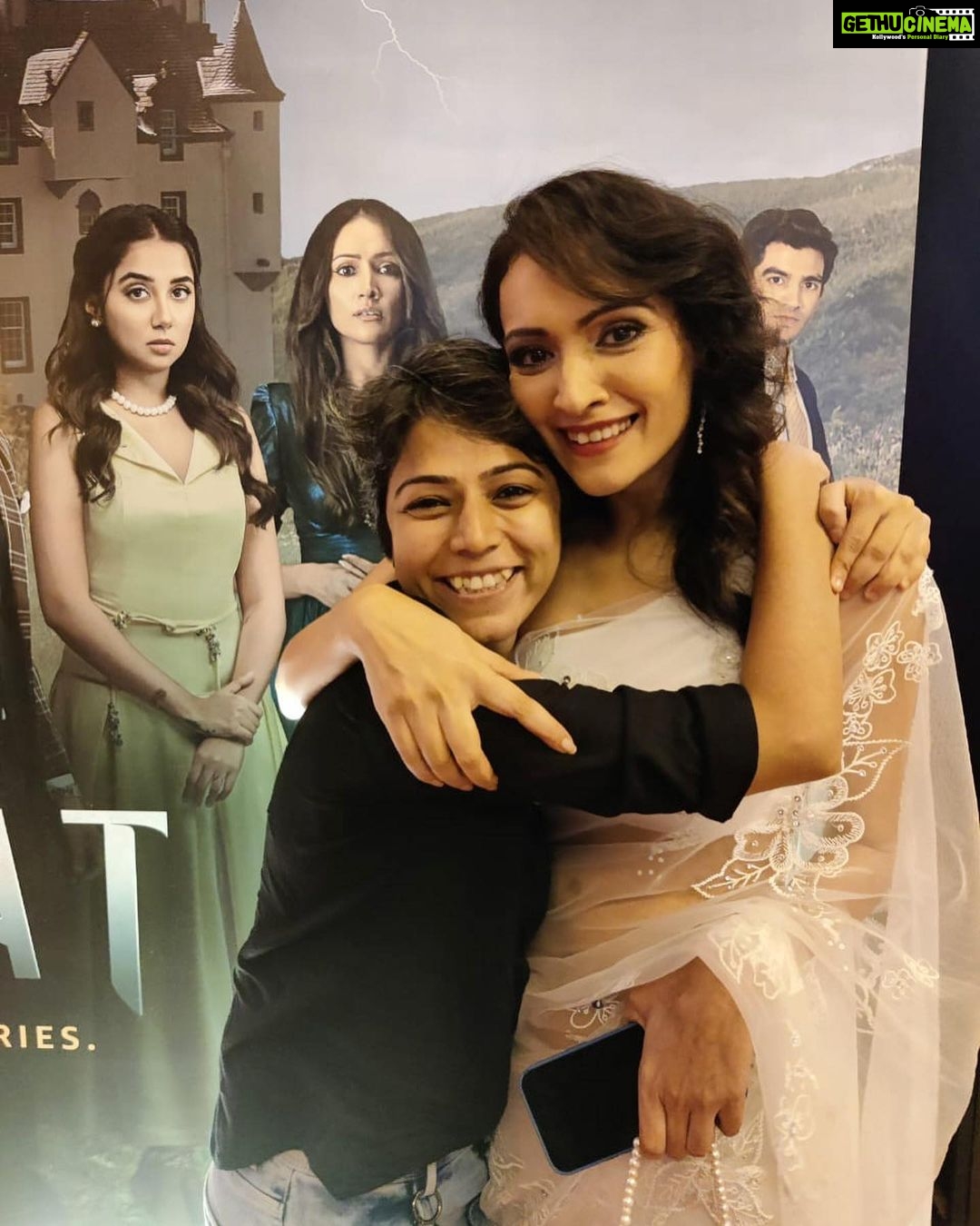 Dipannita Sharma Instagram - Here’s to all my people who were there for me at the screening of #neeyat (my new theatrical release. A film I’m so happy & proud to be a part of ) . Thank you guys so much . There were many more I wanted to invite but couldn’t due to limited seating . I hope everyone goes & watches the film 🙏🏼 … @jignasa_ @dhruv.tripathi @brainuse @tanvegandhii @shishiradmane @vidyamalavade @celijohn Love you all … @neerajkabi May I just say how thankful I am that you were my co actor in this film . Thank you so much really, always !!! Noor & Sanjay suri - quite the team … Neeyat in theatres now … ♥️ @abundantiaent Sari : @dilnazkarbhary Jewellery : @dashia.in Bag : @eena.official Shoes : @fizzygoblet Makeup : @sonamvaghani.mua Hair : @jayshreethakkarhairartist Styled by @who_wore_what_when