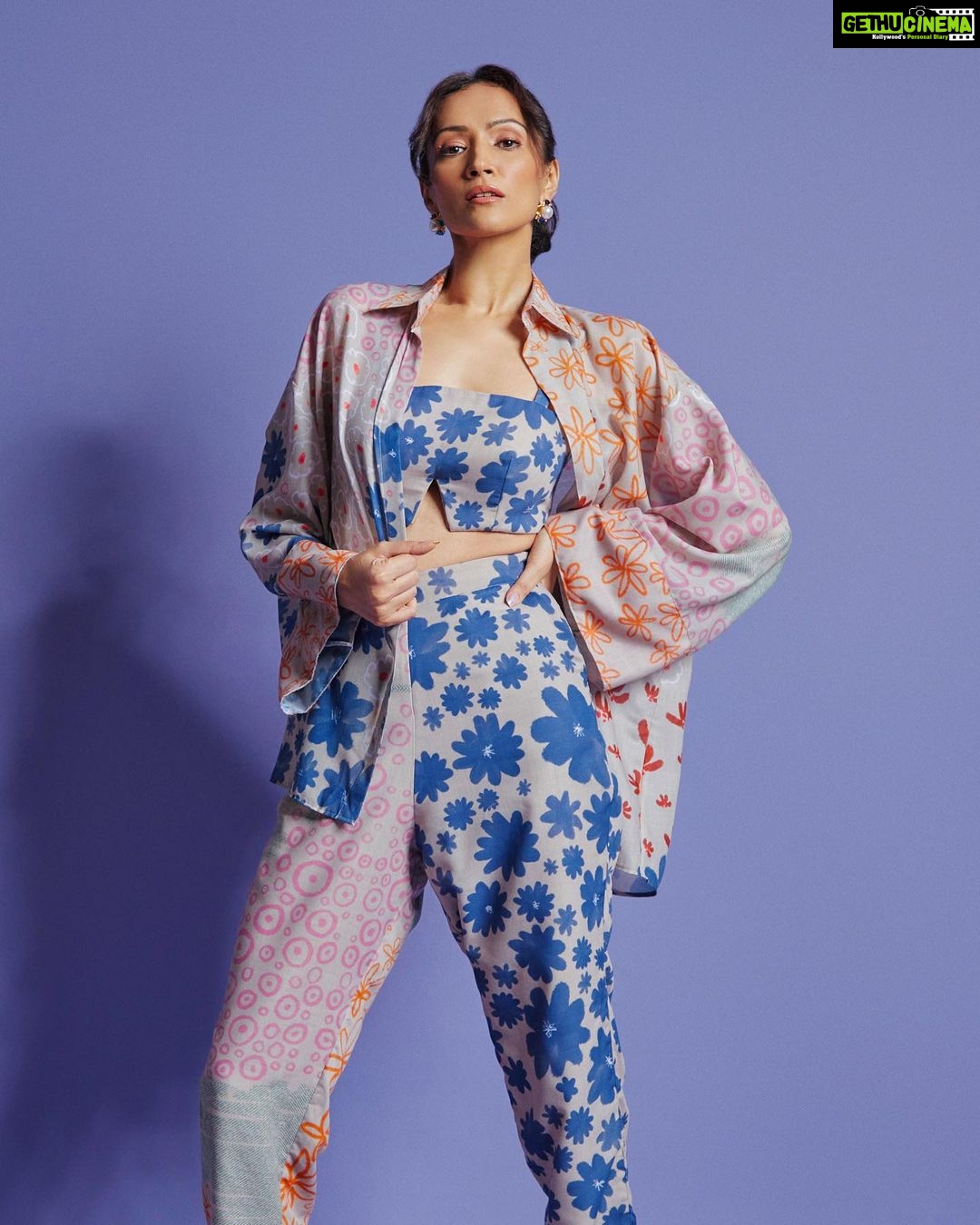 Dipannita Sharma Instagram - Promotions … #Neeyat 🧡 Outfit @zi.p__ Jwellery : @houseofrenie Shoes : @oceedeeshoes Makeup : @sonamvaghani.mua Hair : @jayshreethakkarhairartist Style by @who_wore_what_when Photographer : @thefirstclik Neeyat in theatres 7th July !!!