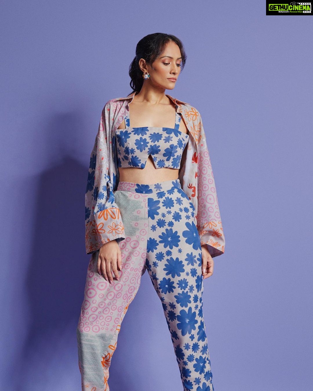 Dipannita Sharma Instagram - Promotions … #Neeyat 🧡 Outfit @zi.p__ Jwellery : @houseofrenie Shoes : @oceedeeshoes Makeup : @sonamvaghani.mua Hair : @jayshreethakkarhairartist Style by @who_wore_what_when Photographer : @thefirstclik Neeyat in theatres 7th July !!!