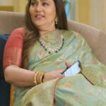 Dipika Chikhlia Instagram - Kya aapki nazar mein hai aisi koi ladki jo Sumitra devi ko pasand aaye?​ Naya show – Dhartiputra Nandini, 21st August se, Somvaar - Shukravaar raat 8:30 baje, Nazara TV par.​ DD Free Dish channel no.5 par uplabdh. #NewShowAlert #DhartiputraNandini #NazaraOriginals #OriginalShow #NewShow #DipikaChikhlia #ShagunSingh #Ayodhya #DCTMovies #AmanJaiswal #Nazara #Announcement #MondayMotivation