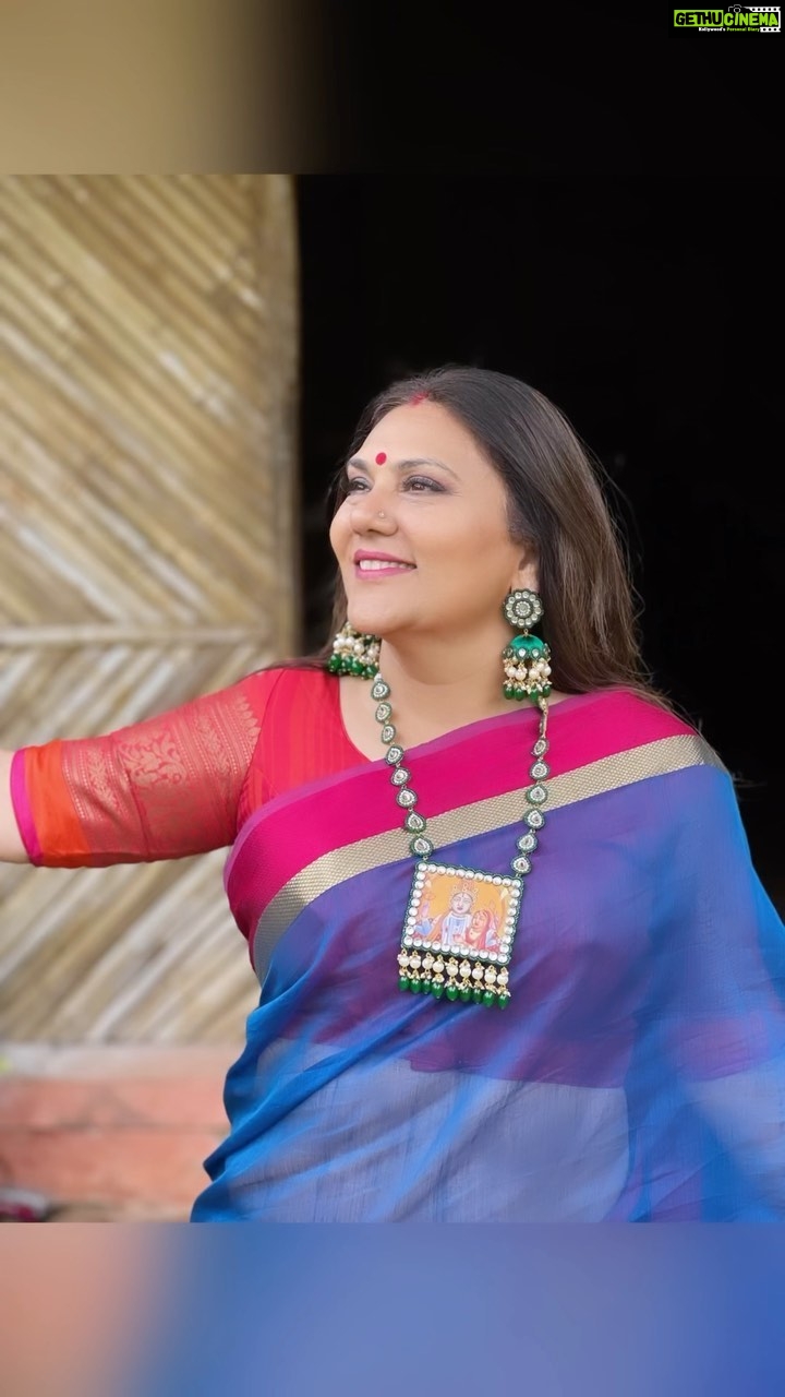 Dipika Chikhlia Instagram - Women and there shringar …. Never outdated …. Collab with ….#art_with_abhijeet @art_with_abhijeet #artwithabhijeet #heritagejewellery #handmadejewellery #instagood #photography #photooftheday #instagram #picoftheday #fashion #beautiful #reelitfeelit #reelofinstagram #reels #fashionreel #moodyreel #mumbaiinstagram #instagramreel #instareel#dipikachikhliatopiwala #Trendingreels #viral #Viralvideo #dipikachikhlia #dctmovies #dhartiputranandani