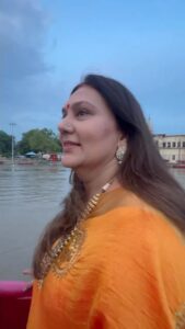 Dipika Chikhlia Instagram - A boat ride in saryu behind is the ghat  and temple of ram ji  Where Ram ji  took jaal samadhi and went to vaikund 

#Guptarghat  #ayodhya #instagood #photography #photooftheday #instagram #picoftheday #fashion #beautiful #instadaily #mumbai #style #photo #happy #explore #reelitfeelit #reelofinstagram #reels #fashionreel #moodyreel #mumbaiinstagram #instagramreel #instareel#dipikachikhliatopiwala
#Trendingreels  #viral 
#Viralvideo #dipikachikhlia #dctmovies #dhartiputranandani