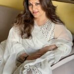 Dipika Chikhlia Instagram - Find peace in this chaos .. #peace #instagood #photography #photooftheday #instagram #picoftheday #fashion #beautiful #instadaily #mumbai #style #photo #happy #explore #reelitfeelit #reelofinstagram #reels #fashionreel #moodyreel #mumbaiinstagram #instagramreel #instareel#dipikachikhliatopiwala #Trendingreels #viral #Viralvideo #dipikachikhlia #dctmovies #dhartiputranandani