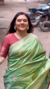 Dipika Chikhlia Instagram - Ups of your life don’t define who you are … the downs do ….. hold yourself ….This too shall pass …..🙏🎶

#journey  #life ##instagood #photography #photooftheday #instagram #picoftheday #fashion #beautiful #instadaily #style #photo #happy #explore #reelitfeelit #reelofinstagram #reels #fashionreel #moodyreel #mumbaiinstagram #instagramreel #instareel#dipikachikhliatopiwala
#Trendingreels  #viral 
#Viralvideo #dipikachikhlia #dctmovies #dhartiputranandani