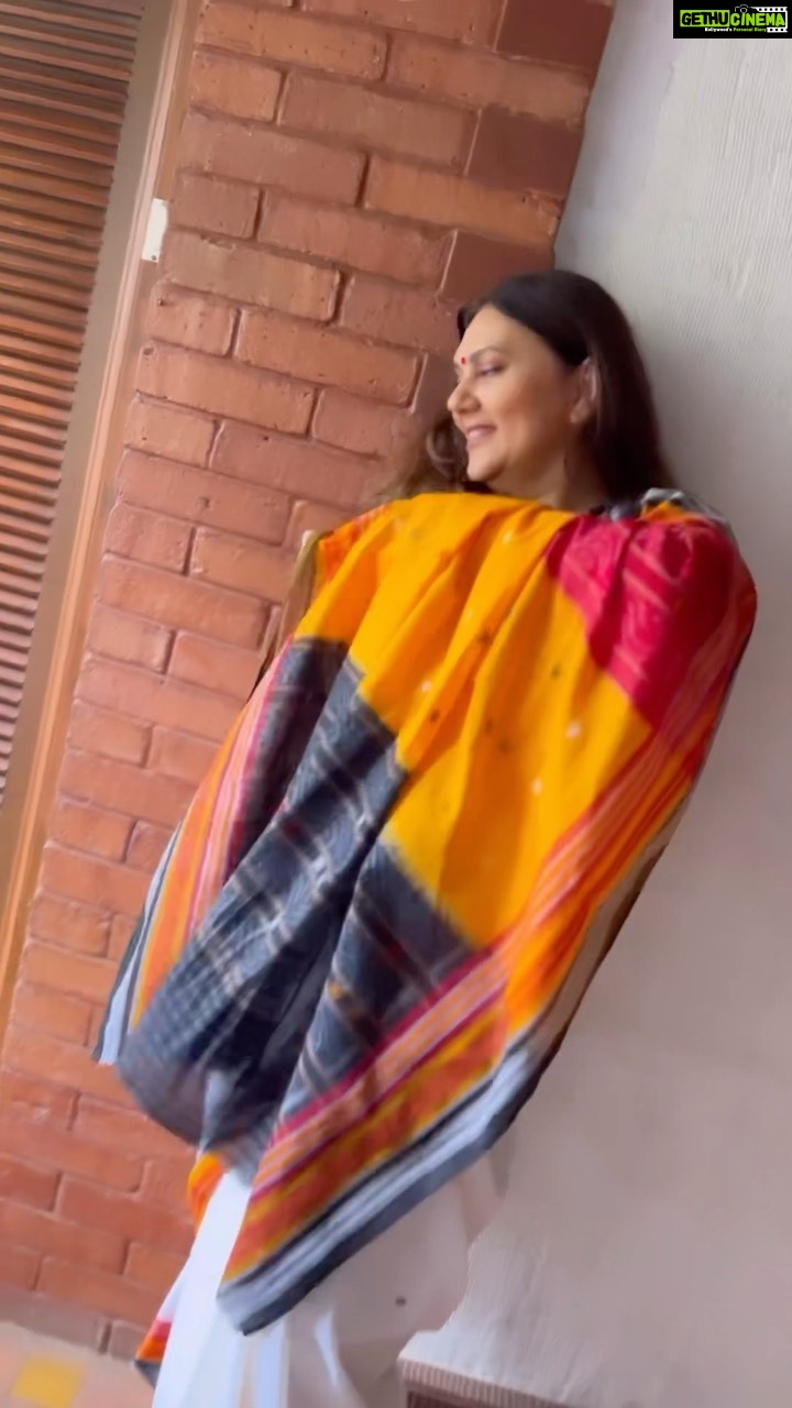 Dipika Chikhlia Instagram - #divyagna #traditional #odishahandloom #kathiphera #handloom #handwoven #weavesofodisha #handpainted #odisha #pattachitrapainting #saree#dct #instagood #insrareel#dipikachikhlia #ramayana
