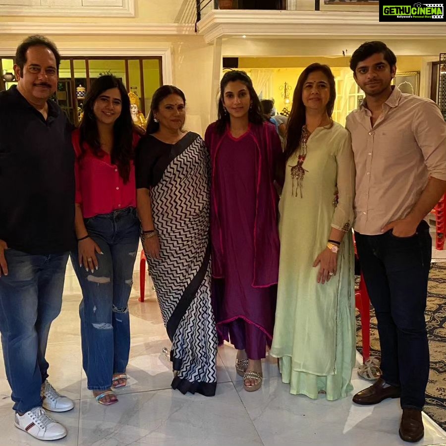 Dipika Chikhlia Instagram - Mumma it's a very big day for you in this new chapter of your life, I am so incredibly proud of you and wish you sooo sooo much luck . You deserve all of it and more ,seeing you put in tremendous amount of hours on calls with your team and channel travelling everyday to new new locations not only for the show but also taking up events .You are growing and learning everyday something new and I couldn't be more proud to look upto you. I have never seen you happier than this before .There is a light in you that shines so bright , here's to you shining so bright that others need sunglasses✨❤️ To your fourth baby🍻 #dctmovies #dhartiputranandini #dipikachikhliatopiwala