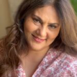 Dipika Chikhlia Instagram - A book is your best friend …and music is your life support …..at lest it’s mine … #book #music #laugh #instagood #photography #photooftheday #instagram #picoftheday #fashion #beautiful #instadaily #mumbai #style #photo #happy #explore #reelitfeelit #reelofinstagram #reels #fashionreel #moodyreel #mumbaiinstagram #instagramreel #instareel#dipikachikhliatopiwala #Trendingreels #viral #Viralvideo #dipikachikhlia #dctmovies