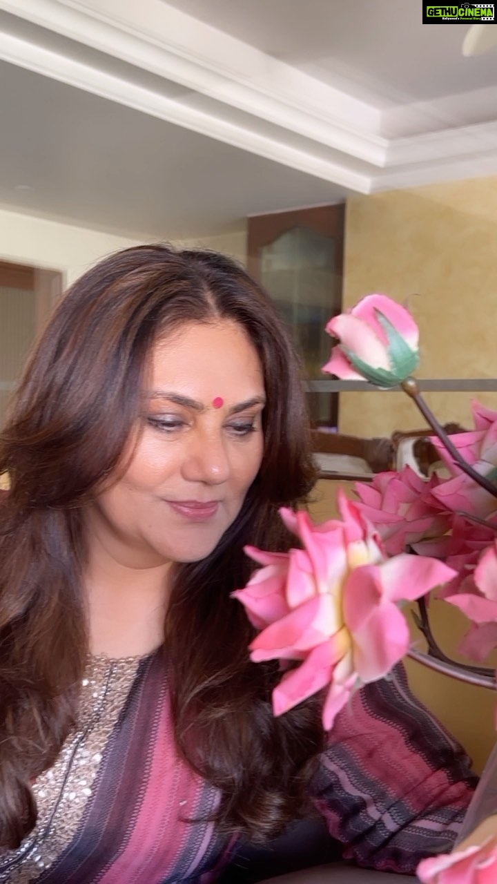 Dipika Chikhlia Instagram - feel good factor …. #goodvibes #feel#happy #song #instagood #photography #photooftheday #instagram #picoftheday #fashion #beautiful #instadaily #mumbai #style #photo #happy #explore #reelitfeelit #reelofinstagram #reels #fashionreel #moodyreel #mumbaiinstagram #instagramreel #instareel#dipikachikhliatopiwala #Trendingreels #viral #Viralvideo #dipikachikhlia#dctmovies