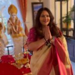 Dipika Chikhlia Instagram - New begining …..Dhartiputraa Nandini…for channel @nazaratvofficial @aditya_pittie @idhirajmisra @shagunsingh_official @dolly._.mazumdar @idhirajmisra #dctmovies #instagood #photography #photooftheday #instagram #picoftheday #fashion #beautiful #instadaily #mumbai #style #photo #happy #explore #reelitfeelit #reelofinstagram #reels #fashionreel #moodyreel #mumbaiinstagram #instagramreel #instareel#dipikachikhliatopiwala #Trendingreels #viral #Viralvideo #dipikachikhlia #trend