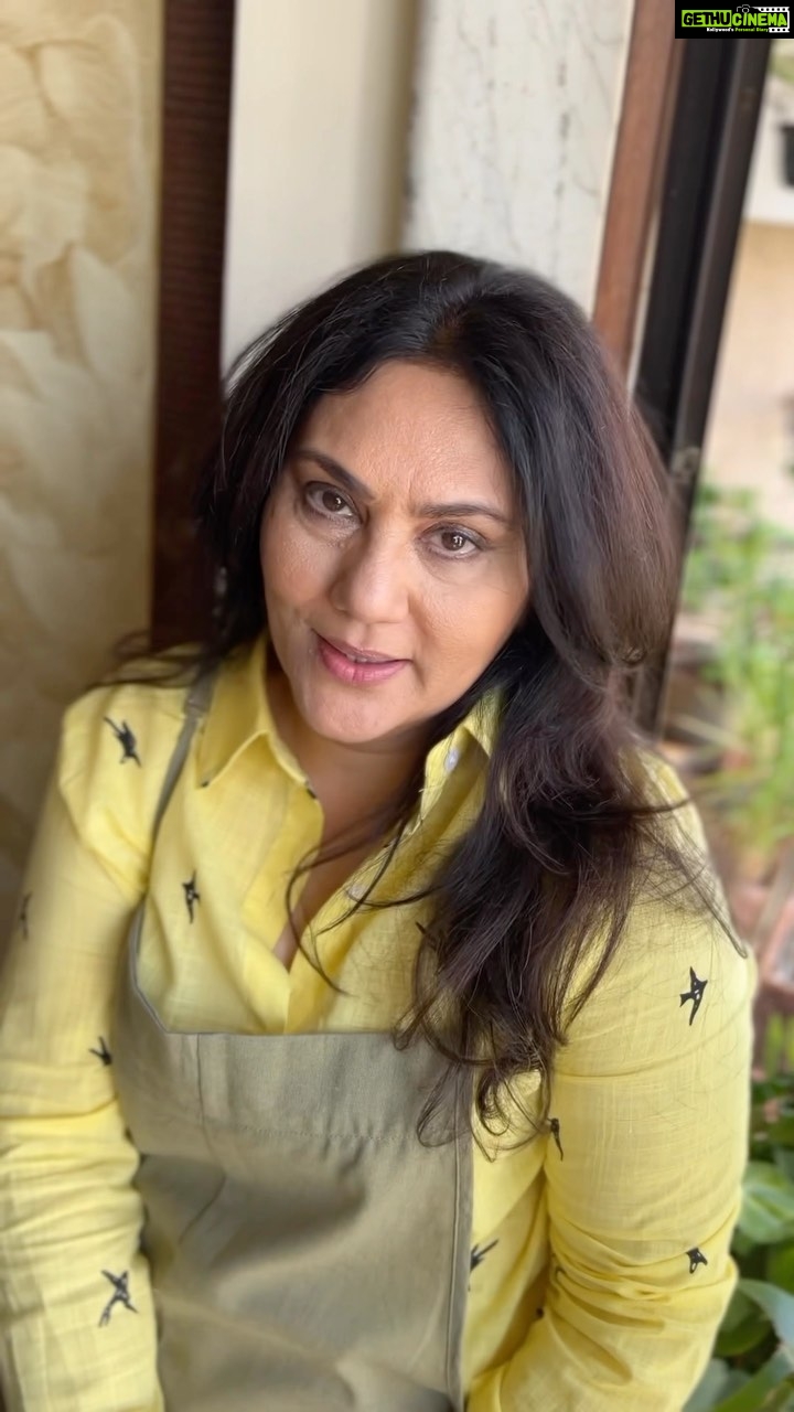 Dipika Chikhlia Instagram - In interest of public service :)))) #birds #hot #heatwave#friends #instagood #photography #photooftheday #instagram #picoftheday #fashion #beautiful #instadaily #mumbai #style #photo #happy #explore #reelitfeelit #reelofinstagram #reels #fashionreel #moodyreel #mumbaiinstagram #instagramreel #instareel#dipikachikhliatopiwala #Trendingreels #viral #Viralvideo #dipikachikhlia