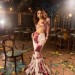 Donal Bisht Instagram - “The aura of the person reflects their true nature.”❤️ . . . . . . . Photographer and DOP @vishwasgonsalves Stylist : @foramsanghavi18 @stylebyforam @bulani_diya Outfit : @rozinaa_india Jewellery : @royaljewels77 MUA @farah_mehdi_ Hair stylist @glitz_n_blush Location : @1522inmumbai . . . .