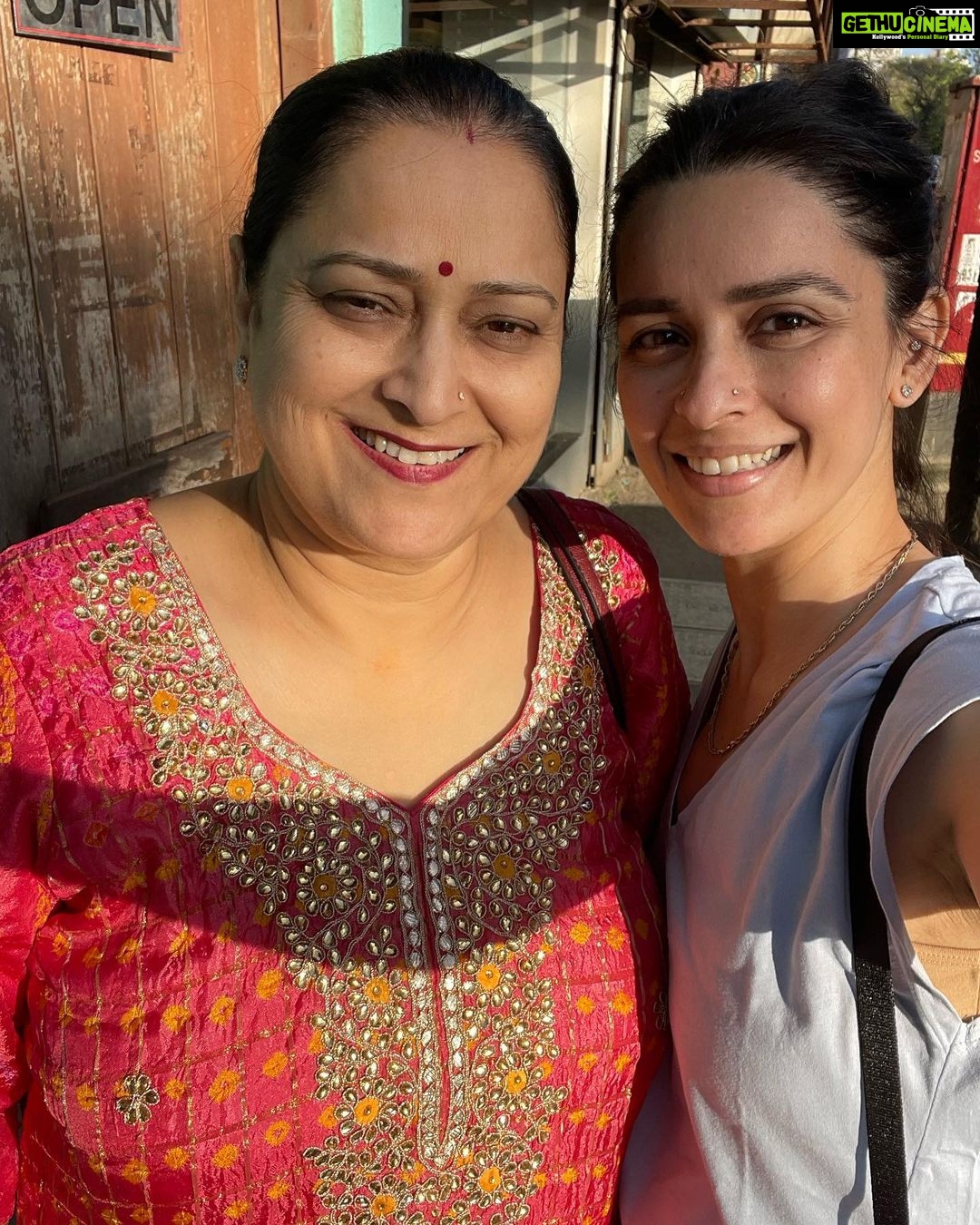 Ekta Kaul Instagram - Happiest “Aaehi” day!