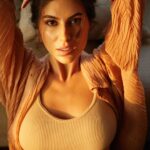 Elnaaz Norouzi Instagram - I just wanna be the girl you like 💋 . . . . . 📸 @keegancrasto @publicbutterindia 💇‍♀️💄 @ankitamanwanimakeupandhair 👗 @sohail__mughal___ @stylingbyvictor
