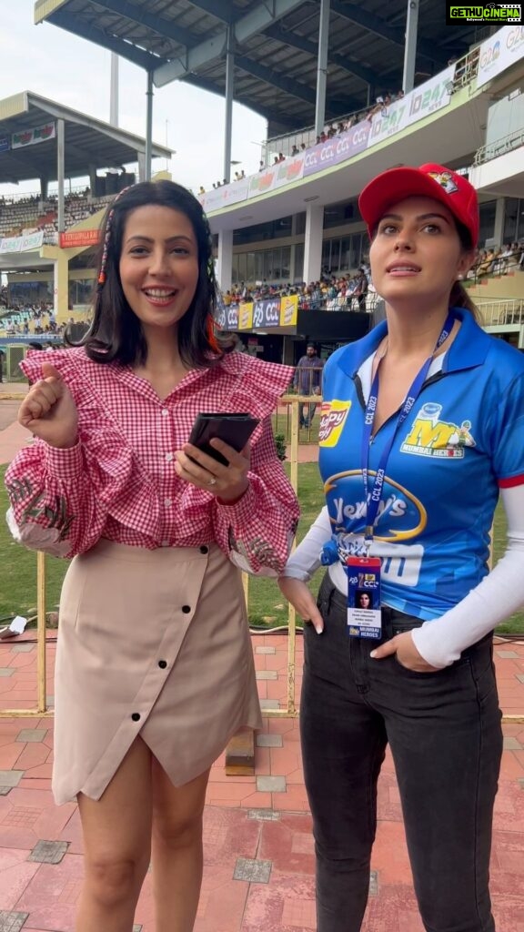 Elnaaz Norouzi Instagram - Time for some fun quiz time. With @poppyjabbal & @iamelnaaz Khel Ja on fairplay The CCL is here! The only thing better than cricket is your favourite stars playing cricket! Join us and the rest of India and let’s play together on FAIRPLAY- India’s most popular and trusted betting exchange. 🏏 Play cricket, football, tennis and 30+ premium sports! 💸 300% first and 50% second deposit BONUS! 🏧 Instant withdrawals, anytime anywhere! Register today, win everyday 🏆 #ccl #celebritycricketleague #cricketfans #cricketlovers #fairplay #fairplayclub #fpclub #fairplayindia #playandwin #winmoney #wineveryday #bonus #instantwithdrawals #ipl #t20cricket @fairplay_india Visakhapatnam