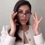 Elnaaz Norouzi Instagram - ‏For those who still don’t get it… it’s been 4 months and some people still write “anti- hijab protest” 🥴 ‏Send this to everyone who still doesn’t know what the uprise in iran is all about! There are many many more reasons of course… mention some more reasons for this revolution in the comments 🙌🏻 قابل توجه کسانی که هنوز دستگیرشون نشده ماجرا چیه! چهار ماه گذشته و همچنان کسایی هستن که مینویسن “تظاهرات علیه حجاب” 🫠 اینو بفرستید به کسایی که نمیدونن خیزش ایران برای چیه! مسلما درکنار اینا کلی دلایل دیگه هم وجود داره … دلیل های دیگه این انقلاب رو تو کامنتا بنویسید ✌️ تا پیروزی ‏#antihijabprotests #iran #iranrevolution #revolution #economy #mahsaamini #مهسا_امینی #من_وکالت_میدهم #ایران