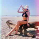 Elnaaz Norouzi Instagram - Holiday Mode On 🏖👙🌊☀️ Needed ingredients -> #holiday #beach #bikini #sun #love Goa, India