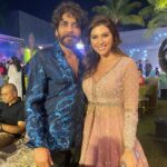 Elnaaz Norouzi Instagram - Iftaar Party Hyderabadi Style 💫 good to catch up with y’all amazing people after so long, thanks for having me 🫶🏼 #ramadankareem @alwaysramcharan @walkinonsunshinne @maralyazarloo افطارى در حيدرآباد با سوپراستارهاى هندى! رام چاران رو كه براى فيلمشون امسال يك اسكار گرفتن، بعد از سالها ديدم و مثل هميشه بى نهايت خاكى… اينجور آدما رو خيلى دوست دارم! . . . . . Styling : @stylingbyvictor @sohail__mughal___ Outfit: @kaaishabyshalini #ramcharan #nagarjuna #elnaaznorouzi