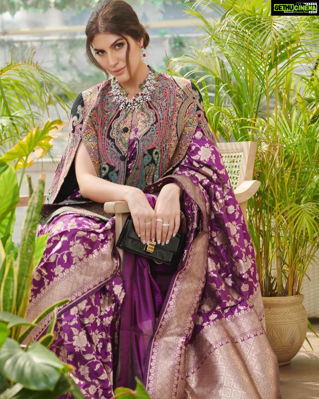 Elnaaz Norouzi Instagram - 💜 . . . . WV CEO: @itsme_daksh Interview: @farvi_wadhwa Stylist: @sshorewala @styledbyakriti @khusshiii.k Photographer: @munjalgandhi @wedostudio.mumbai Hair: @farah_kadkotra Make Up: @ankitamanwanimakeupandhair Saree: @narayanisilks Cape: @taroobofficial Handbag: @gioia.in Jewellery: @rarejewels.arankalegacy Location: @roofberriesbandra #ElnaazNorouzi