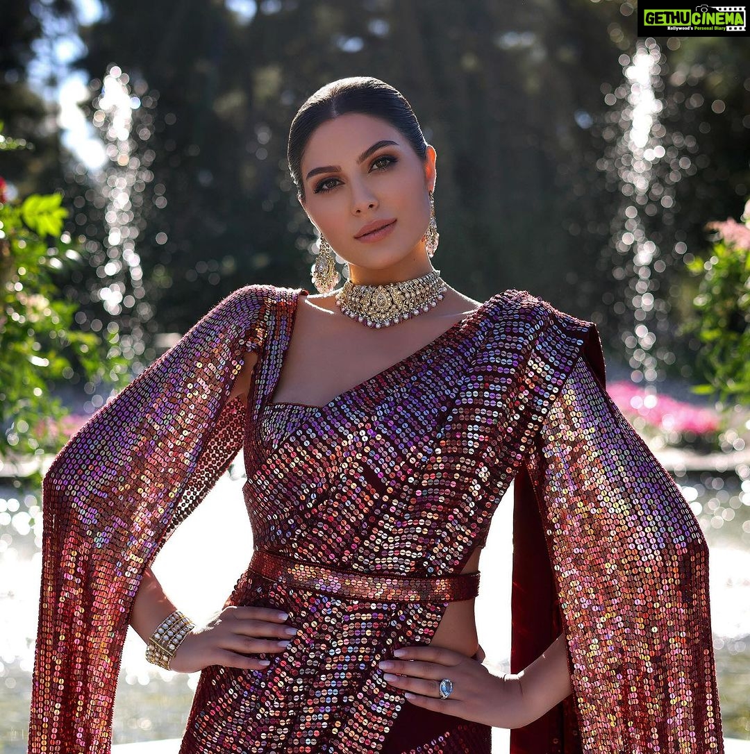 Elnaaz Norouzi Instagram - Just in: unseen picture from my big day 💍👰🏻♀️
#MadeInHeavenOnPrime, S2, Aug 10 only on @primevideoin @excelmovies @tigerbabyofficial قاب عکسی از روزی که هیچوقت فراموش نمیکنم 👰🏻♀️💍❤️ همراه باشید 🥰