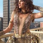 Elnaaz Norouzi Instagram - I identify as a Leopard 🐆😏 How do you like the transition ?! Rate my Look in the comments 1-10 🫶🏼 لباسمو دوست داشتین ؟ تقریبا ۱۰ روز طول کشید تا حاضر بشه و خودم دیزاین کردم 😍 HMU @___lemii___ #transition #transitionreels #leopard #leopardprint #performance #lalalove #popular #theweeknd #singer #liveperformance #zimbabwe #t10league #zimafrot10 #harare #elnaaznorouzi Harare, Zimbabwe