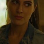 Elnaaz Norouzi Instagram - It actually be like that 🤷🏻‍♀️ I was so the “die for you” girl once upon a time… though I think for the right person I could totally be that again 🙈😋 از “میمیرم برات” به “بی احساس” راستشو بخواین این عین واقعیته! 😇 روزی روزگاری من دختری بودم که میتونست بگه “میمیرم برات” … هرچند فک کنم اگه شخص مناسب بیاد تو زندگیم، باز میتونم همون بشم! 😉 #KhidoKhundi #SacredGames2 #Abhayonzee5 #SacredGames #ElnaazNorouzi #NaazGrewal #ZoyaMirza #NatashaHashmi #Jamila