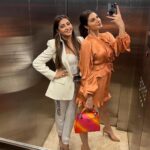 Elnaaz Norouzi Instagram - The older you get, the smaller your circle gets… just your close ones and that’s all you need.. thank you for all the beautiful wishes.. I am grateful ❤️🙏🏼 هر چقدر سنمون بالاتر می‌ره دایره دوستامون کوچیکتر میشه ... فقط کسایی که خیلی بهمون نزدیکن پیشمون میمونن و این همه ی چیزیه که نیاز داریم... مرسی بابت تمام آرزوهای قشنگتون ... با وجود شما من خوشبختم 🥰 #grateful #birthday #love Mumbai, Maharashtra