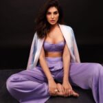 Elnaaz Norouzi Instagram - It’s all things purple!!! drop a 💜 in the comments 📸 - @samrat.02 💇🏼‍♀️ - @kamaldeepss 💄- @shreyamakeupandhair 👗- @eshaamiin1