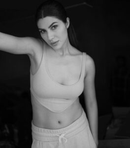 Elnaaz Norouzi Instagram - They say, the best way to predict the future is to create it… 
everything Ive ever wanted, ive created with my own hard work and will power.. with not giving up and persisting.. Ive fought my way up.. and I never took NO for an answer… I’m ready for the future and the NOW 💪🏼

📸 @portraitpundit