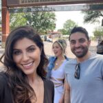 Elnaaz Norouzi Instagram - I don’t usually do touristy stuff… but when I’m in #Texas … I even sit on a Longhorn for pictures 😂 swipe to the last slide to see my reaction/scared face 🥲 Had an amazing day with my friends - some fantastic food and experienced everything we see in movies of what Texas looks like 😁🤘🏼 من معمولا ازین کارای توریستی انجام نمیدم ‌ولی وقتی میام تگزاس، حتی سوار گاومیش هم میشم که باهاش عکس بگیرم. 🤠 ورق بزنید تا تو اسلاید آخر قیافه وحشت زده منو ببینید 🥹 #dallas #usa #longhorns #tourist #funny The Fort Worth Historic Stockyards