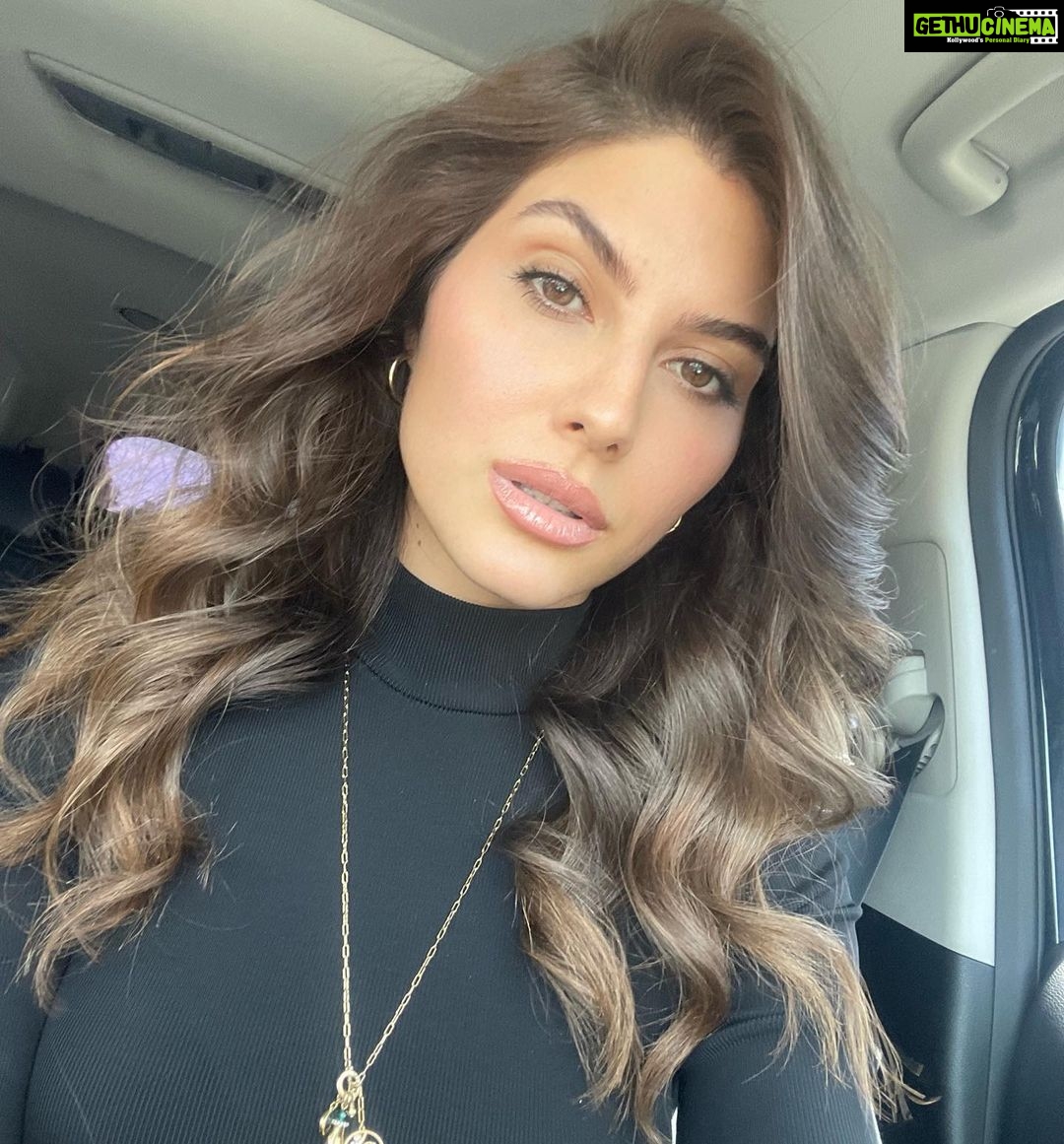 Elnaaz Norouzi Instagram - Sheโs Miss California - hottest thing in West LA ๐ดโ๏ธ๐ถ No filter - just LA sun! Swipe to the end to see a #LiftLook ๐ . . . . . #losangeles #writersstrike #california #sun #love #usa #america #persian Los Angeles, California
