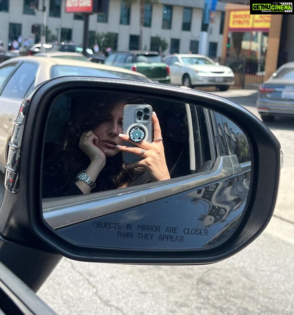 Elnaaz Norouzi Instagram - She’s Miss California - hottest thing in West LA 🌴☀️🎶 No filter - just LA sun! Swipe to the end to see a #LiftLook 😉 . . . . . #losangeles #writersstrike #california #sun #love #usa #america #persian Los Angeles, California