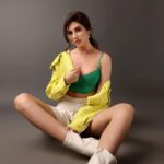 Elnaaz Norouzi Instagram - I didn’t come to play , I came to slay 💥 Dallas - what a show!!!! Guess where I’m headed to next 🇺🇸 Correct ones will get pinned 💃🏻 . . . 📸 - @samrat.02 💇🏼‍♀️ - @kamaldeepss 💄- @shreyamakeupandhair 👗- @eshaamiin1 #mondayvibes #potd #love #elnaaznorouzi Dallas, Texas