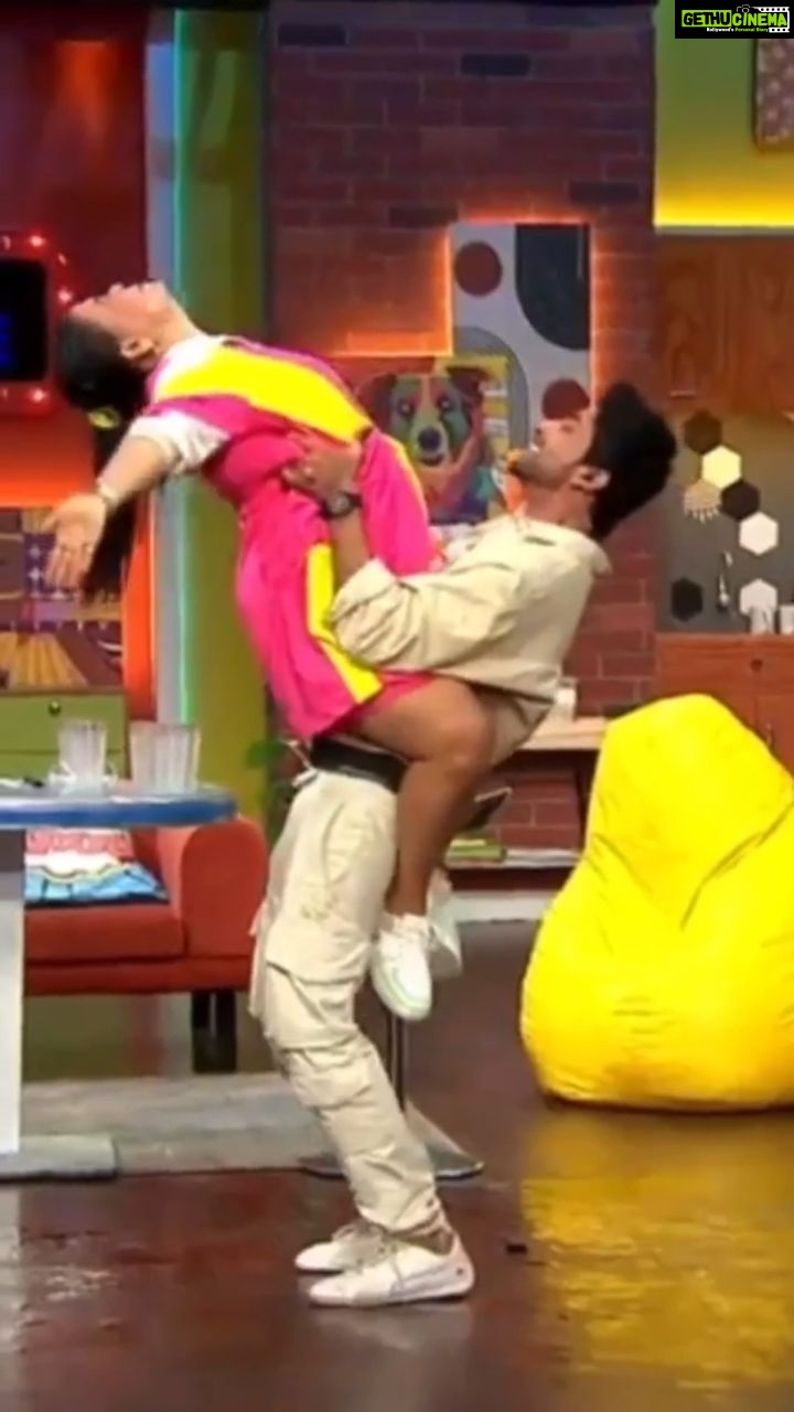 Fahmaan Khan Instagram - Baaki sab chodo ye chemistry dekho 😍 @bharti.laughterqueen we were fire