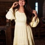 Falaq Naaz Instagram - Smiling through the brights and darks ✨ Outfit : @aadews__ 📍 : @mitronandheri Location PR : @maverick.communication01 📸 : @sn_photografy_06 #FalaqNaaz #FalaqKiFauj #FalaqKiJhalaq #Outfit #Photoshoot #Smile #Fyp
