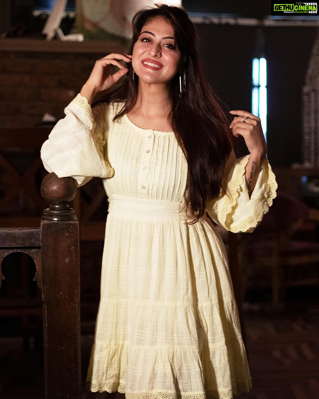 Falaq Naaz Instagram - Smiling through the brights and darks β¨ Outfit : @aadews__ π : @mitronandheri Location PR : @maverick.communication01 πΈ : @sn_photografy_06 #FalaqNaaz #FalaqKiFauj #FalaqKiJhalaq #Outfit #Photoshoot #Smile #Fyp