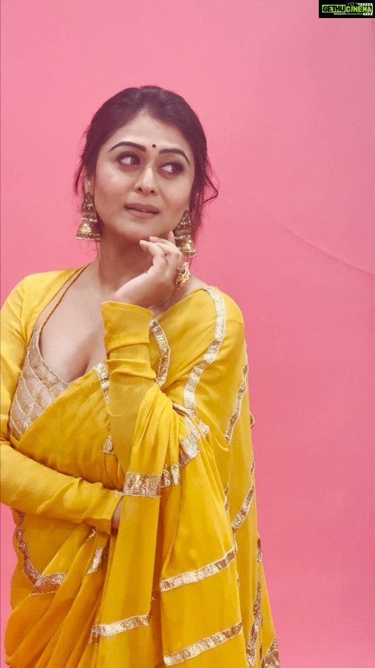 Falaq Naaz - 123.3K Likes - #WhatJhumka ? 🪩💃
.
.
.
.
#FalaqNaaz #FalaqKiJhalaq #Falaq #earrings #outfit #bts #photoshoot #fyp