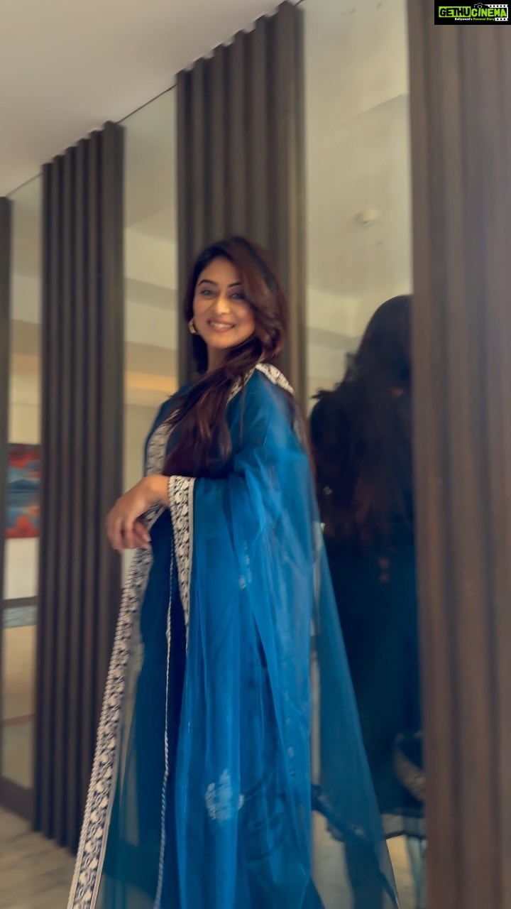 Falaq Naaz Instagram - 💕💕💕 . . . Wearing-: @inddus.india PR-: @dinky_nirh . . . #reelitfeelit #falaqnaaz #trending #reels #punjabisongs