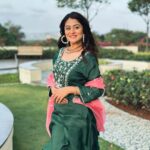 Falaq Naaz Instagram - Bloom and evolve 🌸💚 . . . Wearing-: @shakirathelabel . . . #picoftheday #outfits #falaqnaaz