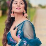 Falaq Naaz Instagram - 💕🌸💙 . . . Outfit-: @aachho PR-: @dinky_nirh . . . #picoftheday #falaqnaaz #collaboration