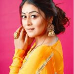 Falaq Naaz Instagram – When an Indian girl wears a saree the world stops to admire her grace!💛

Styled by: @__snehasharma___
Photographer: @munnasphotography
Outfit : @muskann_kapadiaa
Outfit PR : @juhi_chiraniya @twotap_social
Jewellery: @the_jewel_gallery
Make-up : @ansarireshma_makeup
Hair : @makeoverbysejalthakkar

@officialjiocinema 
@endemolshineind 

#falaqnaazz #falaqforthewin #bbqueenfalaq #trending #biggbossott2 #biggboss #womaniya