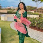 Falaq Naaz Instagram - Bloom and evolve 🌸💚 . . . Wearing-: @shakirathelabel . . . #picoftheday #outfits #falaqnaaz