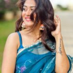 Falaq Naaz Instagram - 💕🌸💙 . . . Outfit-: @aachho PR-: @dinky_nirh . . . #picoftheday #falaqnaaz #collaboration