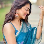 Falaq Naaz Instagram - 💕🌸💙 . . . Outfit-: @aachho PR-: @dinky_nirh . . . #picoftheday #falaqnaaz #collaboration