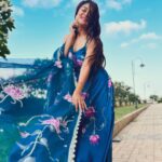 Falaq Naaz Instagram - 💙💙💙💙 . . . Outfit-: @aachho PR-: @dinky_nirh 💙 . . . #trendingnow #outfit #falaqnaaz #collaboration #foryou #picoftheday #ootd