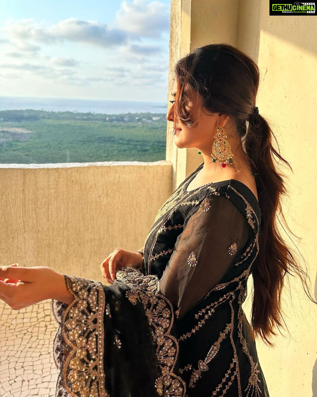 Falaq Naaz Instagram - 💫 . . . #picoftheday #falaqnaaz