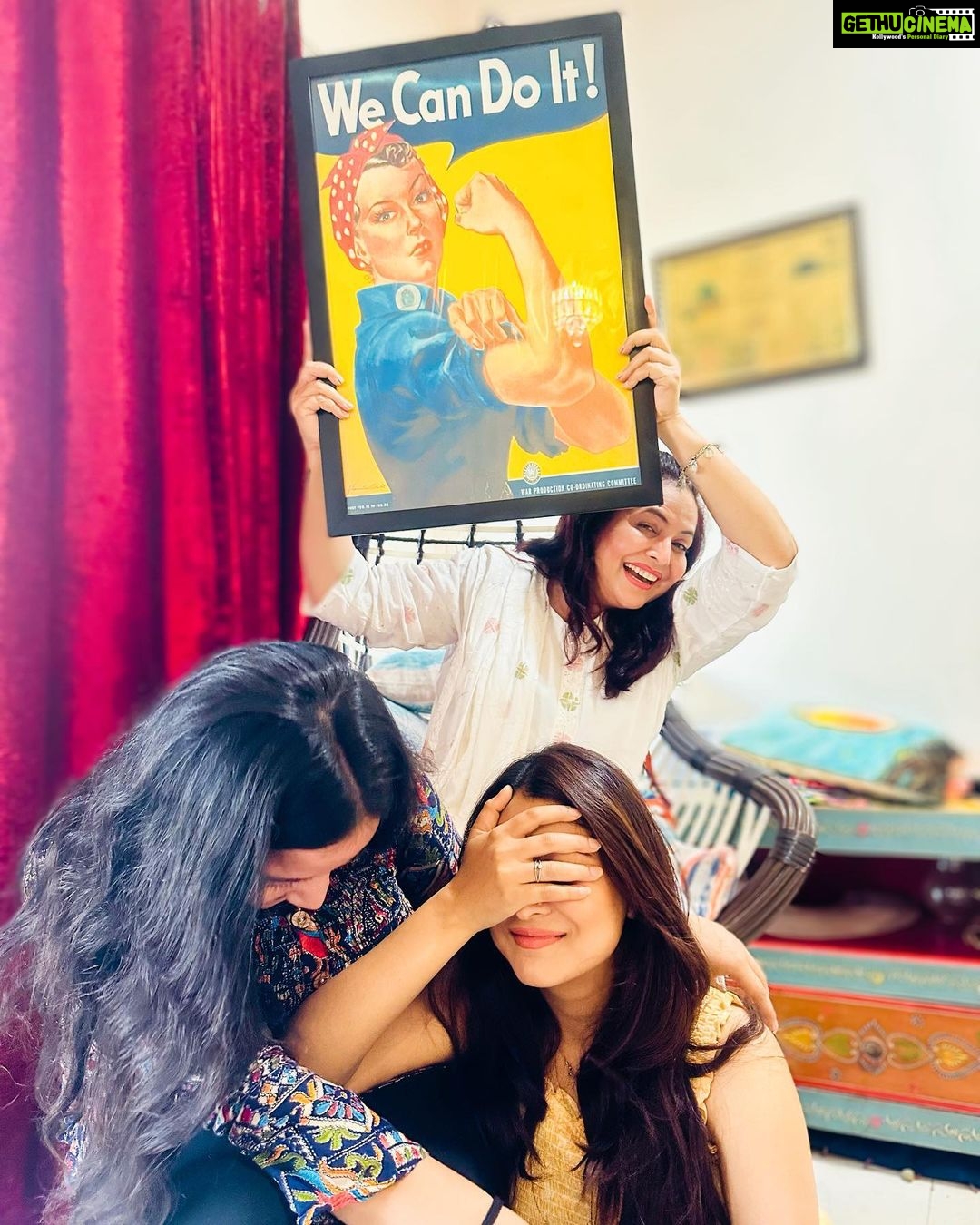 Falaq Naaz Instagram - Sirf ek din kya ye zindagi aapki hai ❤️❤️ #happymothersday @kehekshan18 💕😬❤️❤️❤️ love you!!!!!