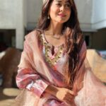 Falaq Naaz Instagram - 🌸 . . . #pictureoftheday #falaqnaaz