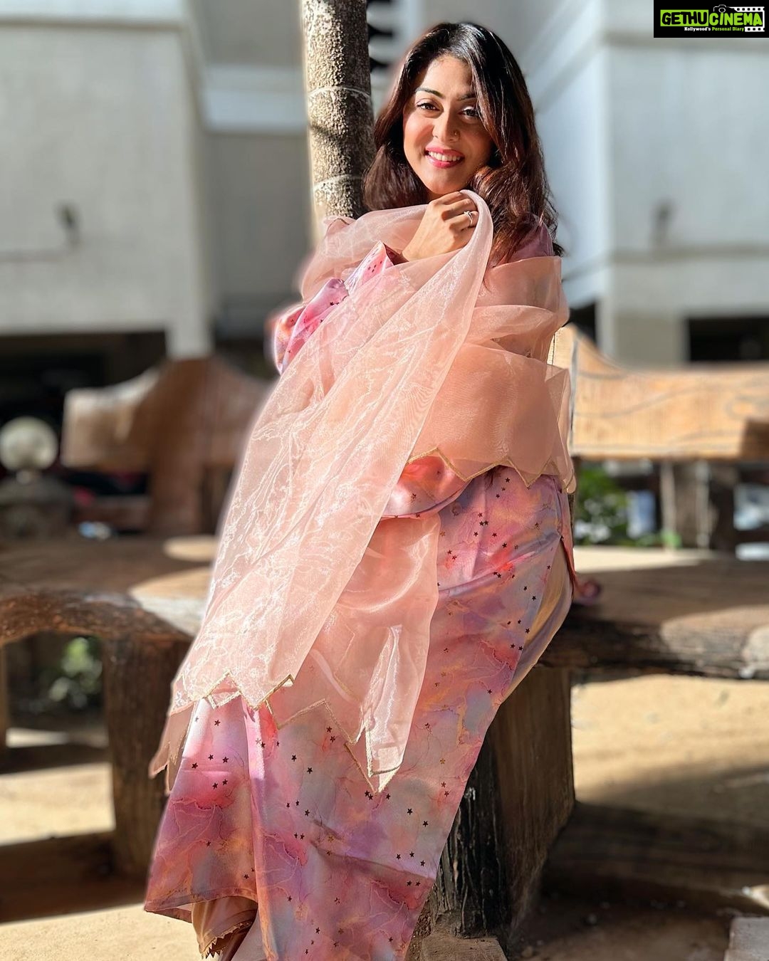 Falaq Naaz Instagram - 🌸 . . . #pictureoftheday #falaqnaaz