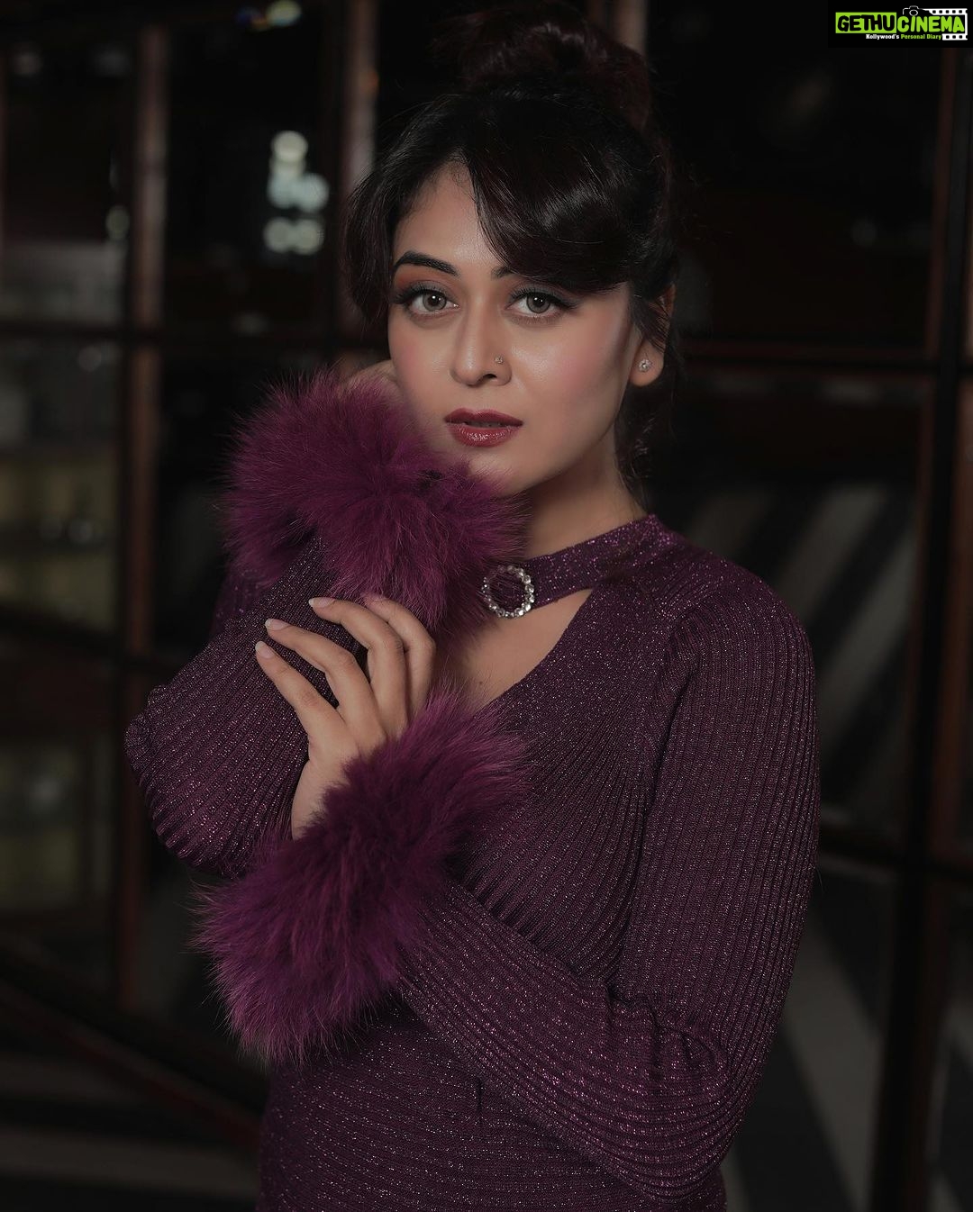 Falaq Naaz Instagram - Soft is fierce too. 💜 . . Styled by- @purvabansal5 Outfit - @__madeforher__ MUA - @makeupbyurmee Photography - @portraitdeewana Location- @truetrammtrunk @iampuneetgidwani . . #fierce #falaqkifauj #falaqnaaz #fashion #falaqian #bbott2 True Tramm Trunk