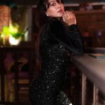 Falaq Naaz Instagram - Smiling through the brights and darks ✨ Outfit : @aadews__ 📍 : @mitronandheri Location PR : @maverick.communication01 📸 : @sn_photografy_06 #FalaqNaaz #FalaqKiFauj #FalaqKiJhalaq #Outfit #Photoshoot #Smile #Fyp